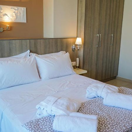 Agnes Deluxe Hotel Пефкохори Стая снимка